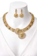 Ensemble de bijoux en acier inoxydable, collier boucles d’oreilles et bracelet.