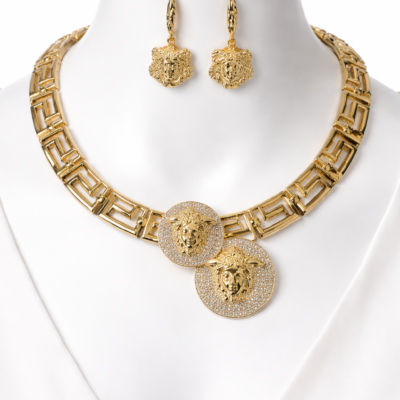 Ensemble de bijoux en acier inoxydable, collier boucles d’oreilles et bracelet.