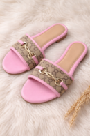 Sandales plates rose élégantes détail chaine . Taille: 38,39,40