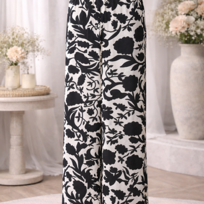 Chandail sans manches imprimé noir et blanc avec le pantalon jambes larges. Taille S,m,xL, 2x